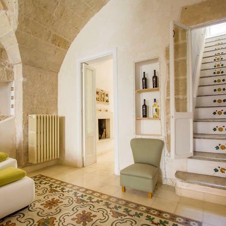 Explore The Historic City On Foot From An Old Town House Lecce Luaran gambar