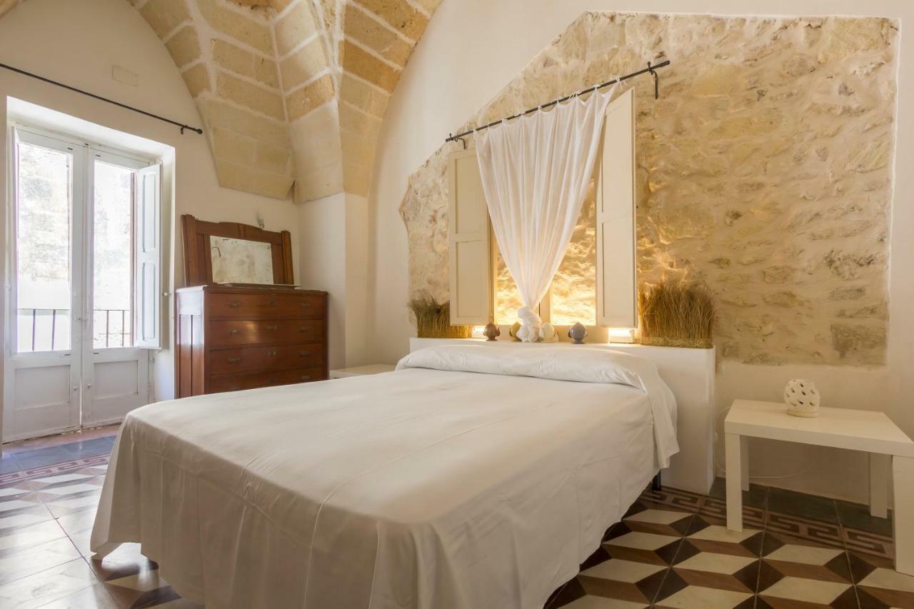 Explore The Historic City On Foot From An Old Town House Lecce Luaran gambar