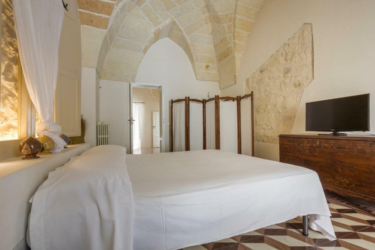 Explore The Historic City On Foot From An Old Town House Lecce Luaran gambar