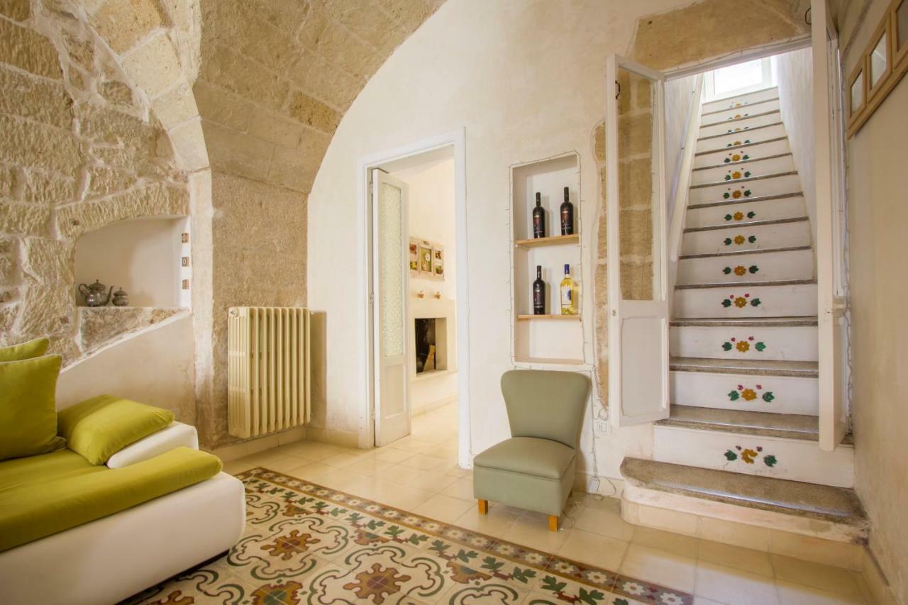 Explore The Historic City On Foot From An Old Town House Lecce Luaran gambar