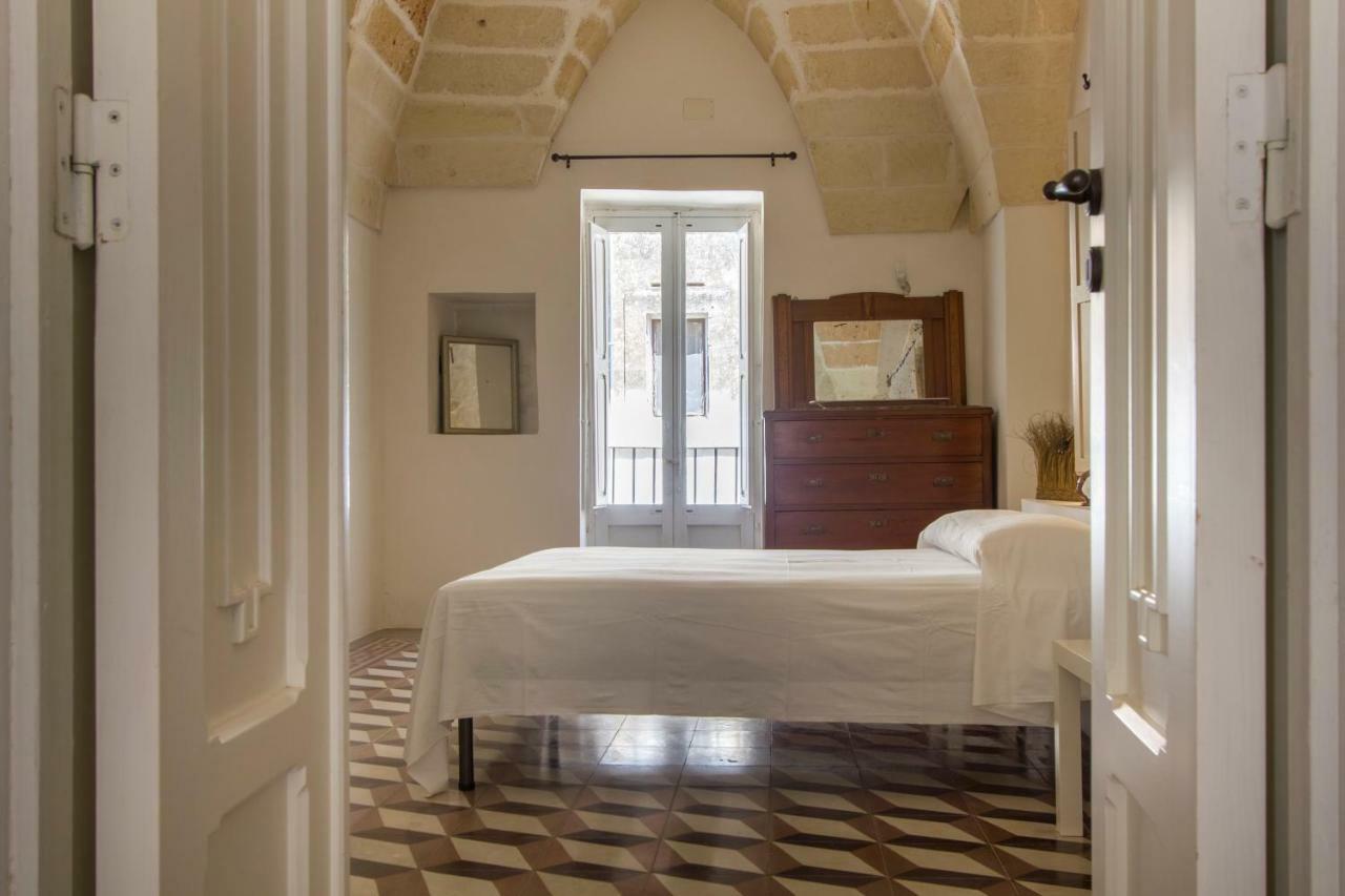 Explore The Historic City On Foot From An Old Town House Lecce Luaran gambar