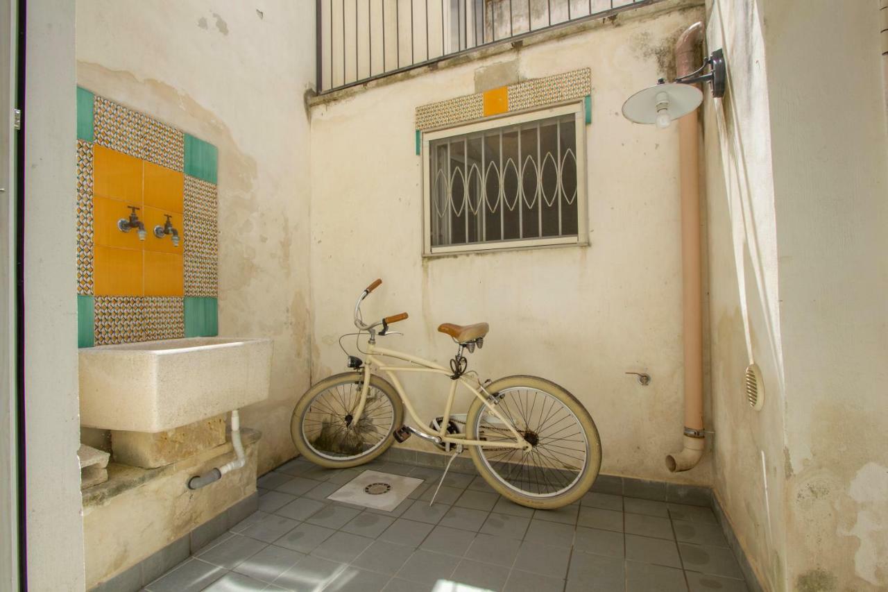 Explore The Historic City On Foot From An Old Town House Lecce Luaran gambar