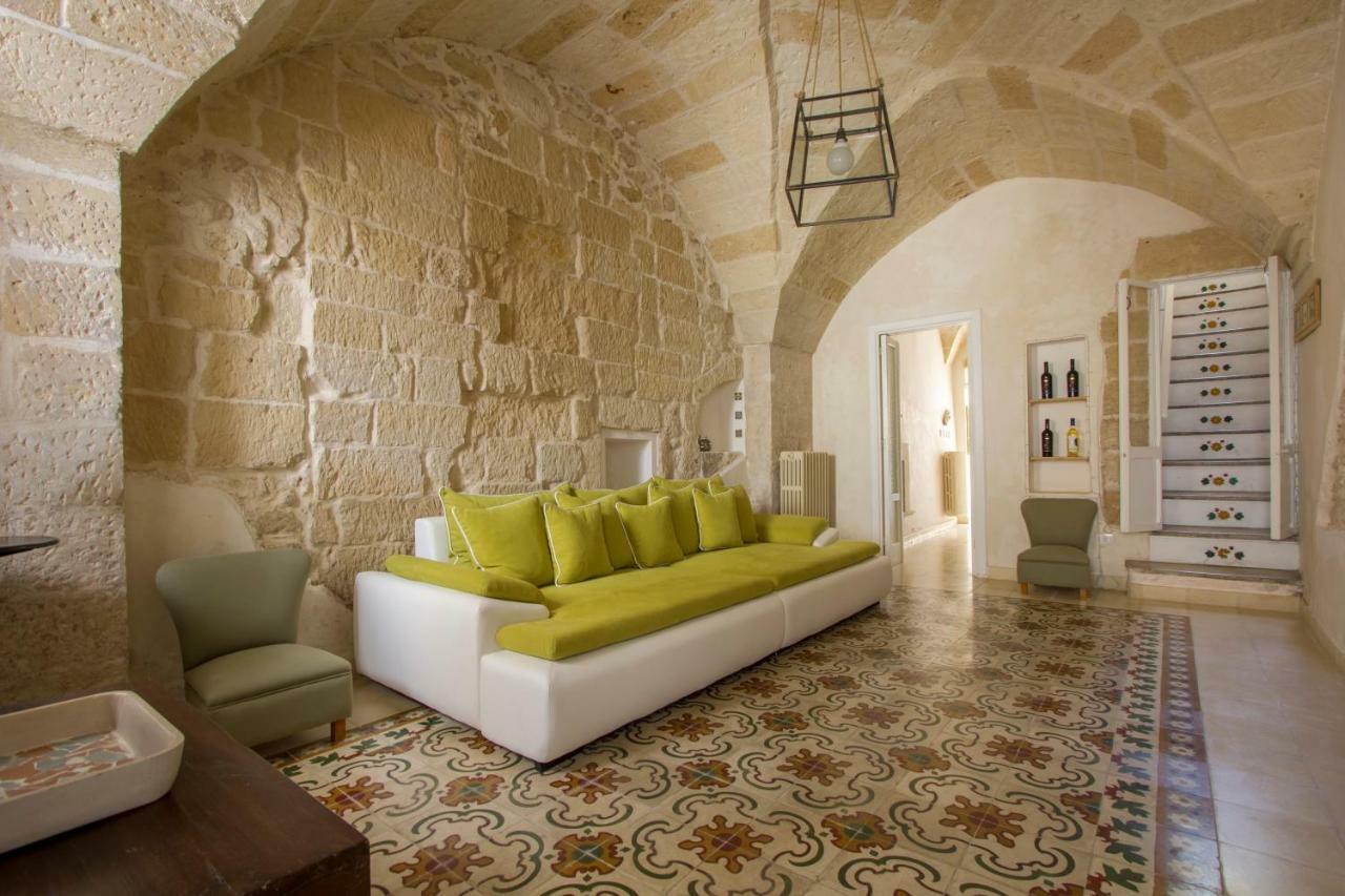 Explore The Historic City On Foot From An Old Town House Lecce Luaran gambar