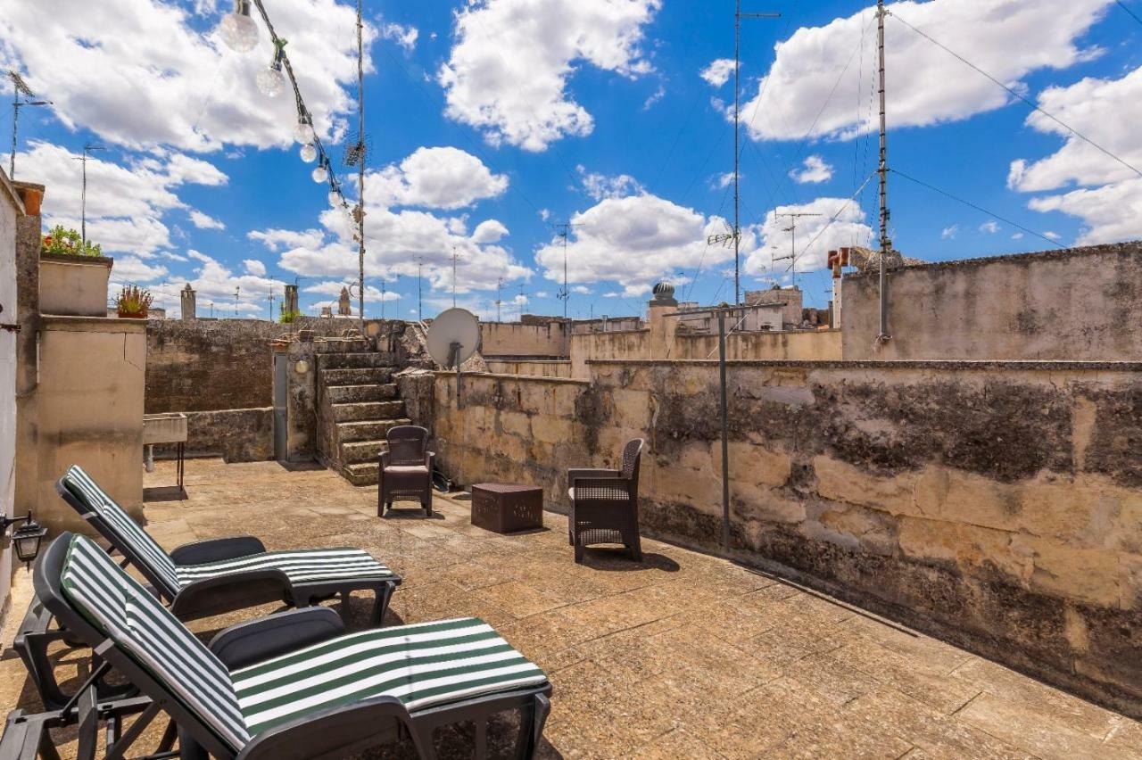 Explore The Historic City On Foot From An Old Town House Lecce Luaran gambar